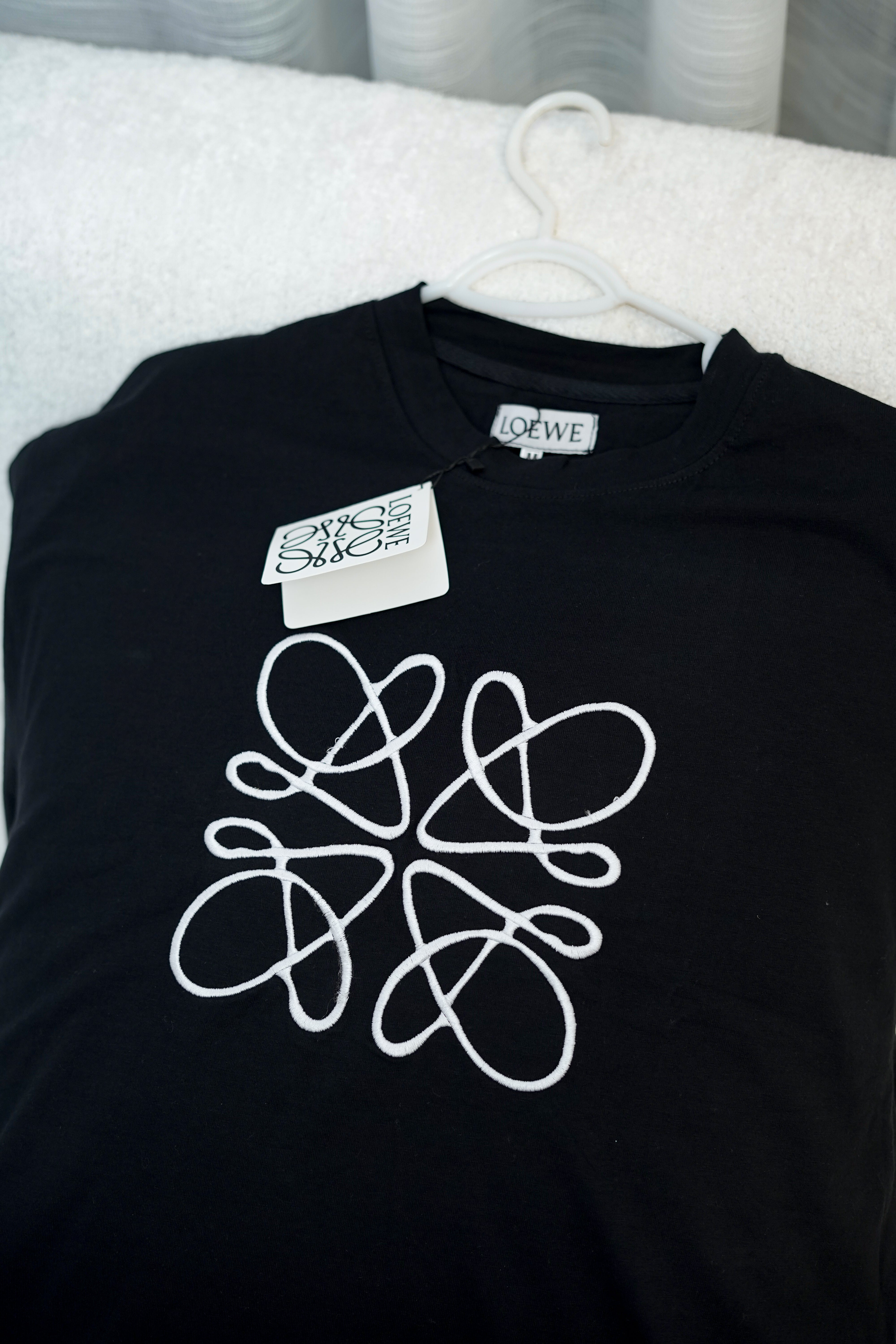 L.W.E OVERSIZED TEE (BLACK)